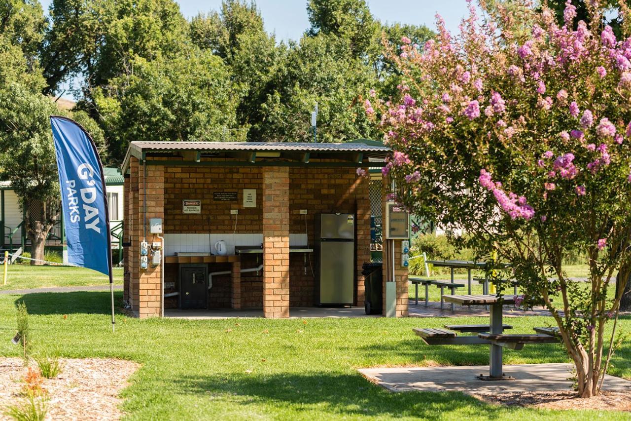 Gundagai Cabins&Tourist Park Bagian luar foto