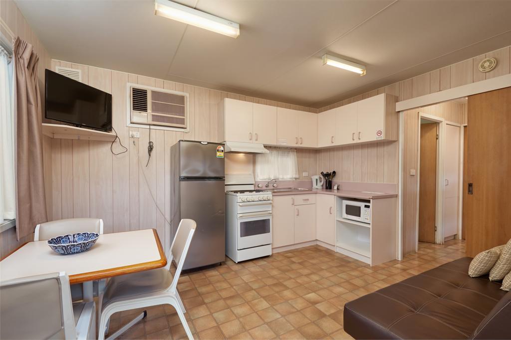 Gundagai Cabins&Tourist Park Bagian luar foto
