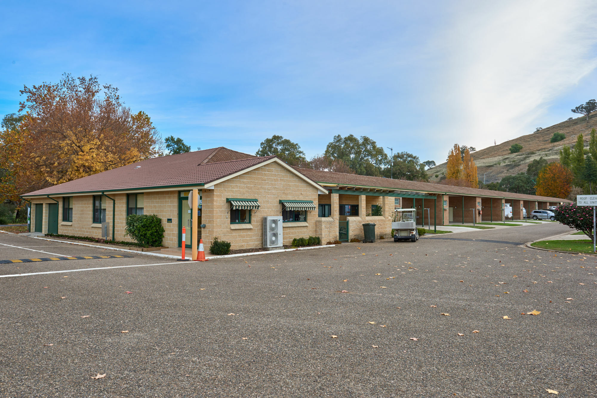 Gundagai Cabins&Tourist Park Bagian luar foto