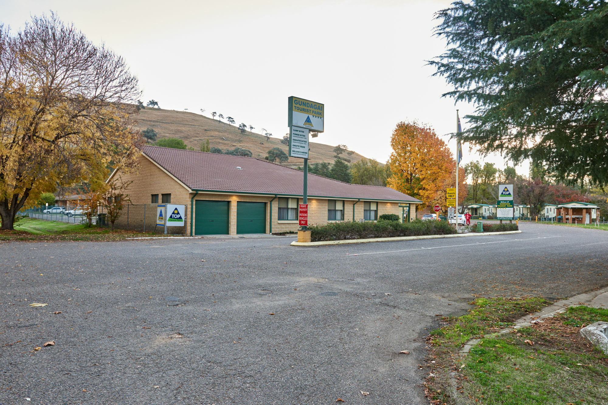 Gundagai Cabins&Tourist Park Bagian luar foto
