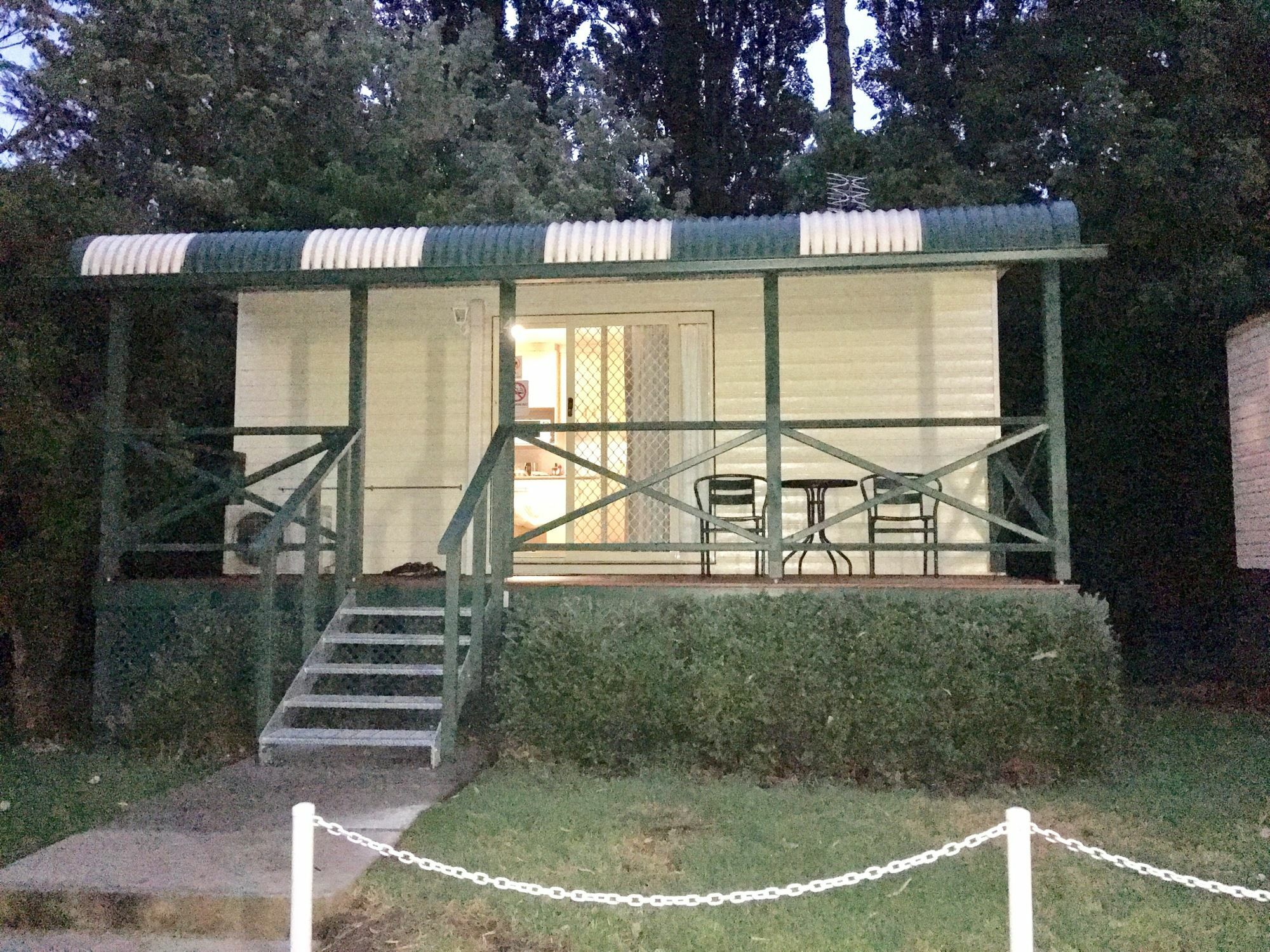 Gundagai Cabins&Tourist Park Bagian luar foto