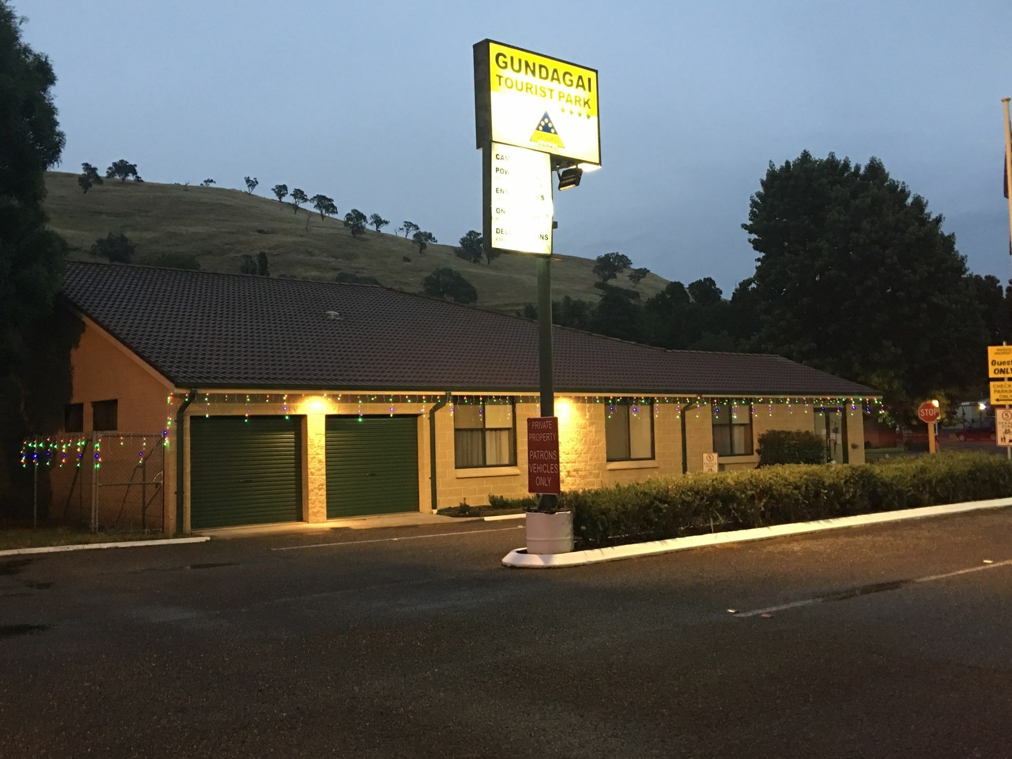 Gundagai Cabins&Tourist Park Bagian luar foto